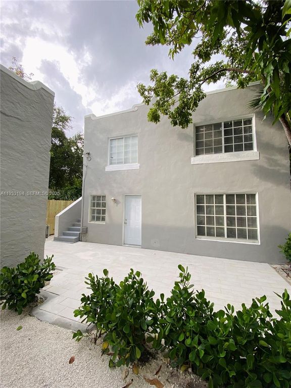 553 NE 65th St 3, Miami, FL 33138