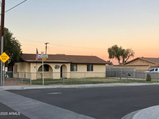 3360 W MORELAND Street, Phoenix, AZ 85009