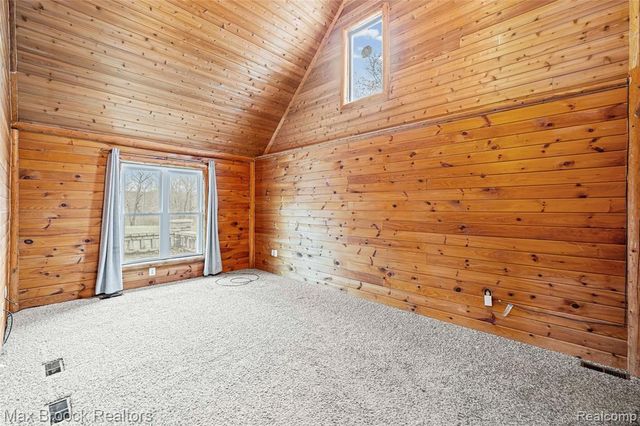 5186 Pinckney Road, Howell, MI 48843