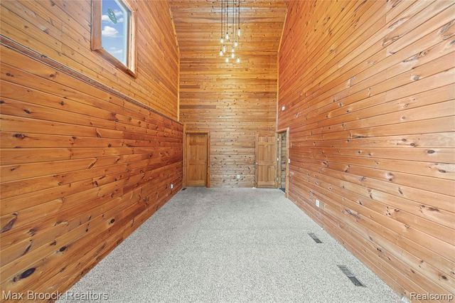 5186 Pinckney Road, Howell, MI 48843