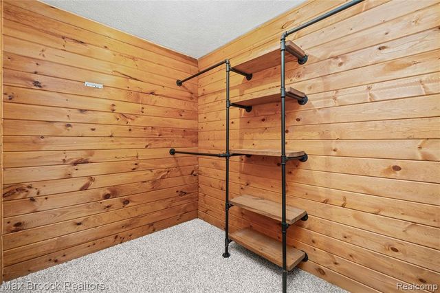 5186 Pinckney Road, Howell, MI 48843