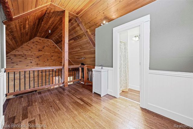 5186 Pinckney Road, Howell, MI 48843