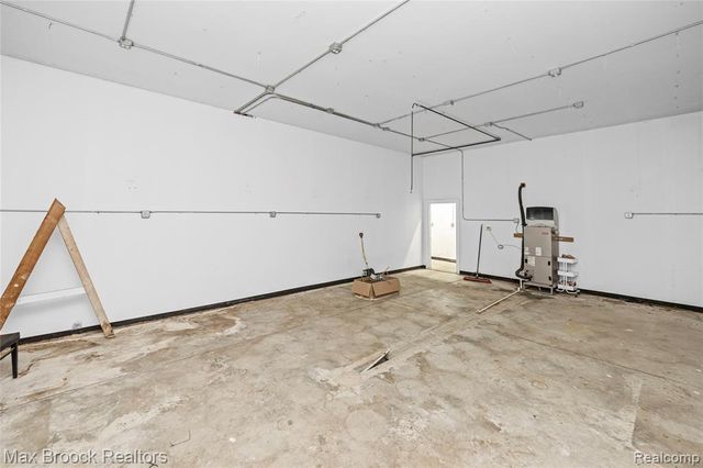 5186 Pinckney Road, Howell, MI 48843