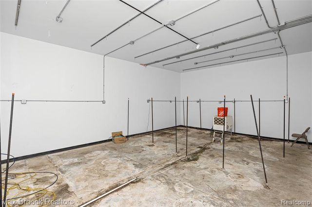 5186 Pinckney Road, Howell, MI 48843