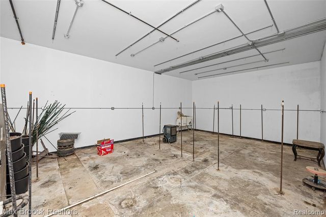 5186 Pinckney Road, Howell, MI 48843