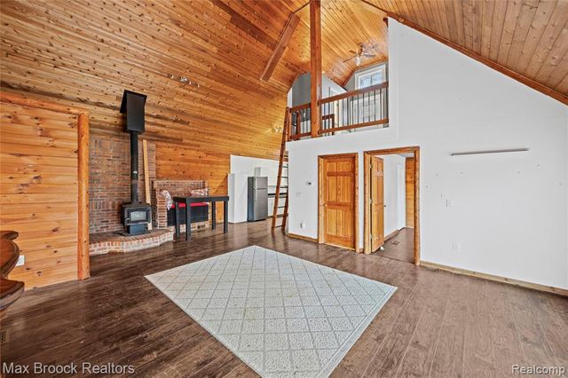 5186 Pinckney Road, Howell, MI 48843