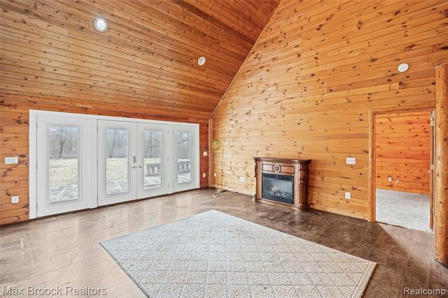 5186 Pinckney Road, Howell, MI 48843