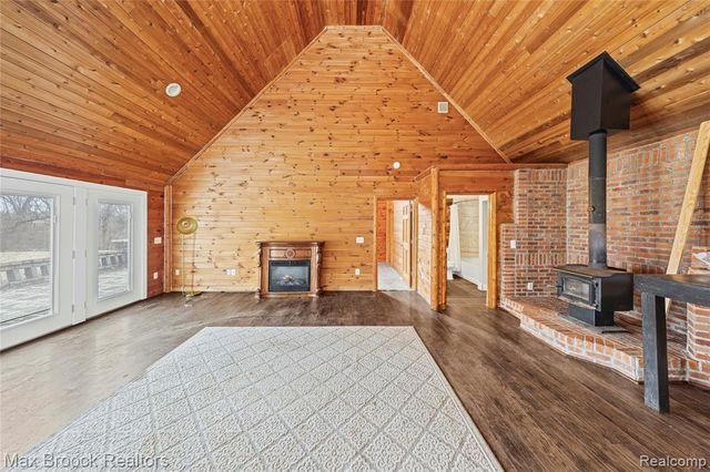 5186 Pinckney Road, Howell, MI 48843