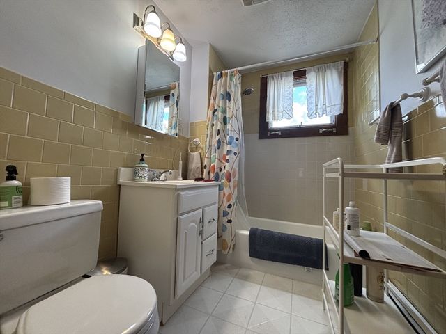 15 Clinton St 1, Newton, MA 02458