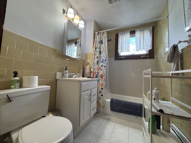 15 Clinton St 1, Newton, MA 02458