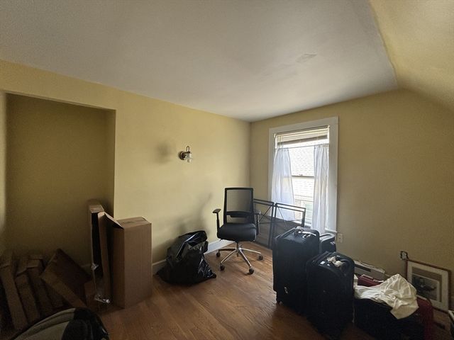 15 Clinton St 1, Newton, MA 02458