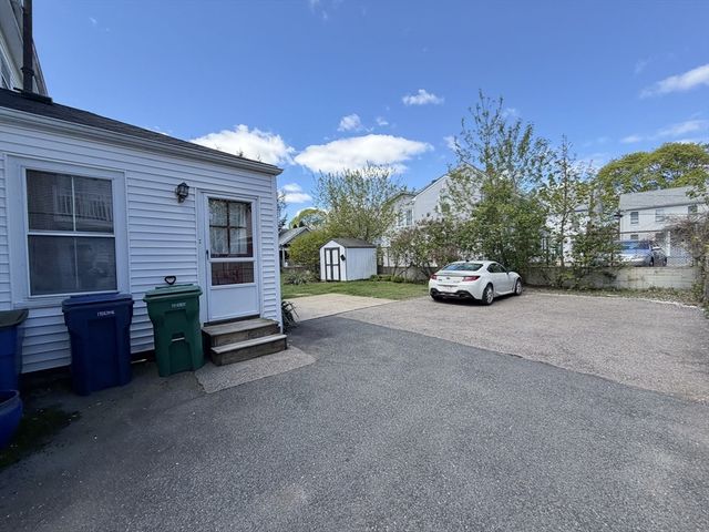 15 Clinton St 1, Newton, MA 02458