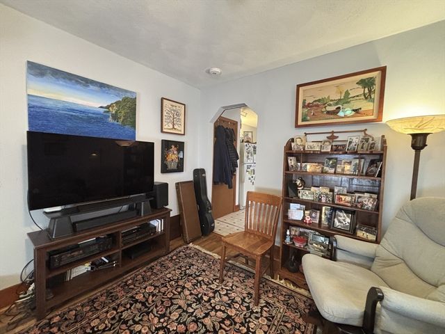 15 Clinton St 1, Newton, MA 02458