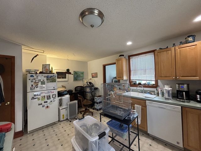 15 Clinton St 1, Newton, MA 02458