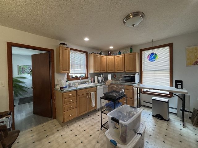 15 Clinton St 1, Newton, MA 02458