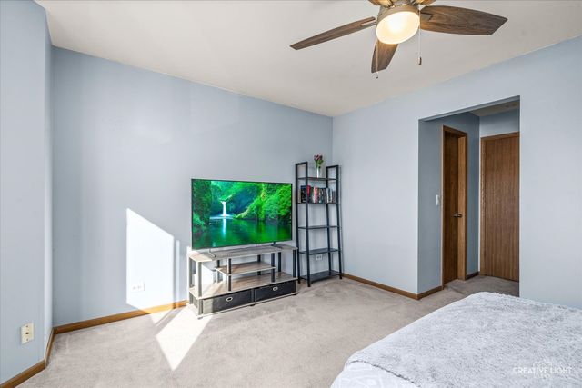 1524 S Pembroke Drive, South Elgin, IL 60177