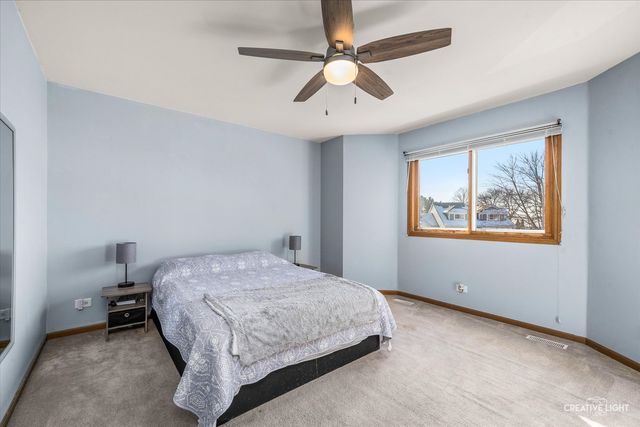 1524 S Pembroke Drive, South Elgin, IL 60177