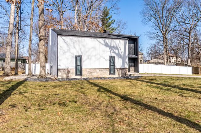 1319 Pine Mills Court, Fort Wayne, IN 46845