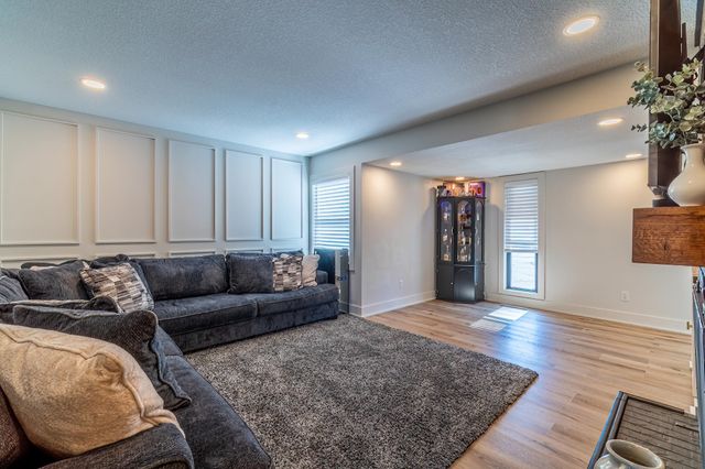 1319 Pine Mills Court, Fort Wayne, IN 46845