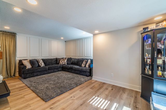 1319 Pine Mills Court, Fort Wayne, IN 46845