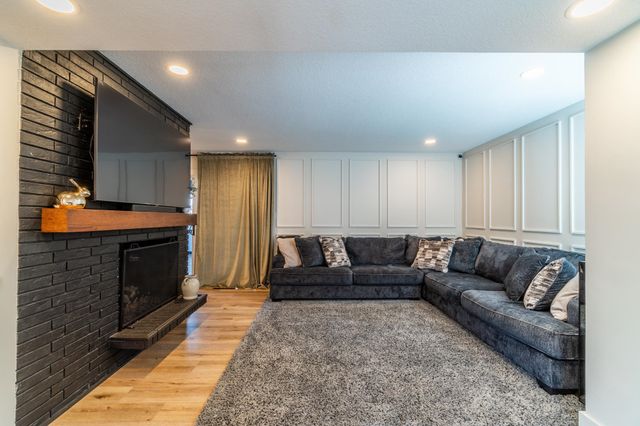 1319 Pine Mills Court, Fort Wayne, IN 46845