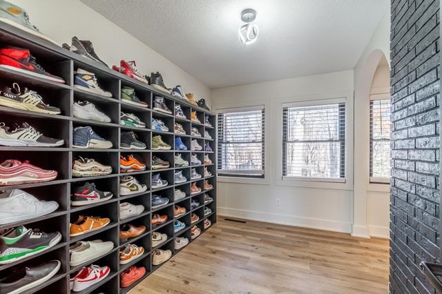 1319 Pine Mills Court, Fort Wayne, IN 46845