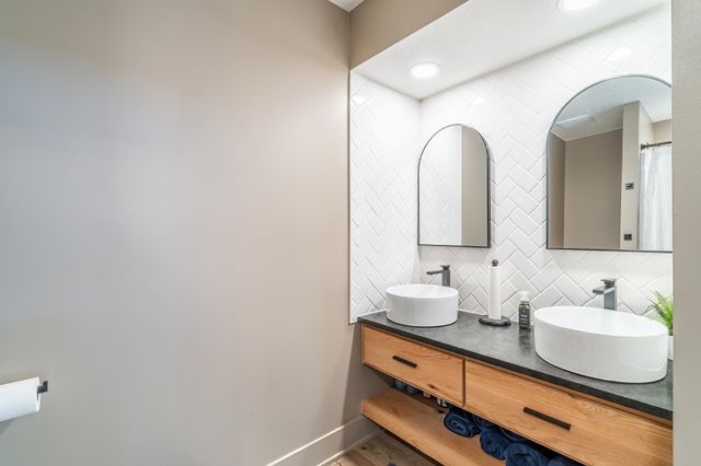 1319 Pine Mills Court, Fort Wayne, IN 46845