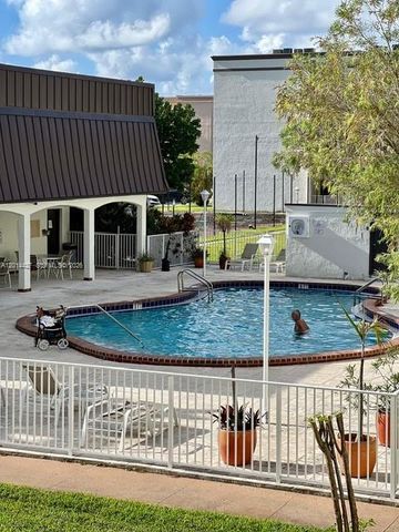 500 NE 2nd St 211, Dania Beach, FL 33004