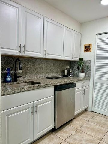 500 NE 2nd St 211, Dania Beach, FL 33004