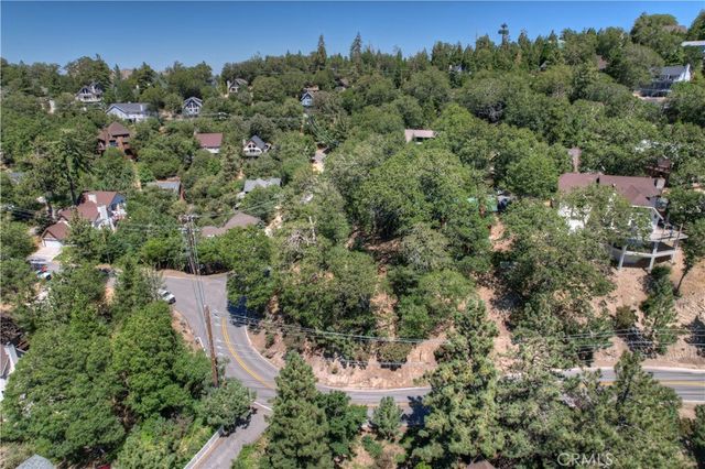 27588 Matterhorn Drive, Lake Arrowhead, CA 92352