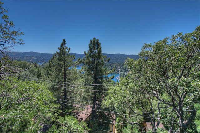 27588 Matterhorn Drive, Lake Arrowhead, CA 92352