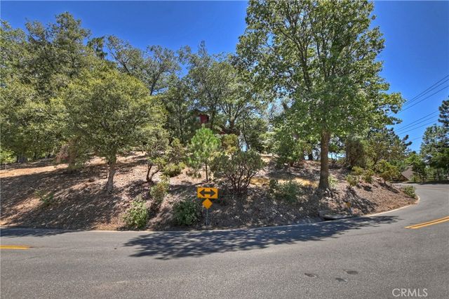 27588 Matterhorn Drive, Lake Arrowhead, CA 92352