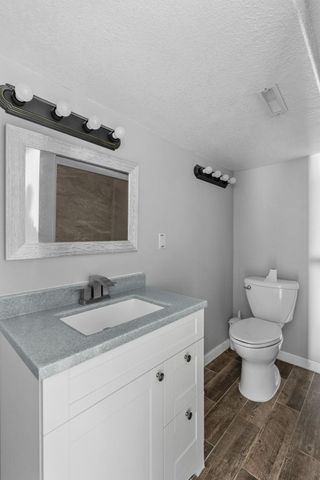 2168 Hawthorne Avenue E, Saint Paul, MN 55119