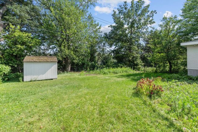2168 Hawthorne Avenue E, Saint Paul, MN 55119
