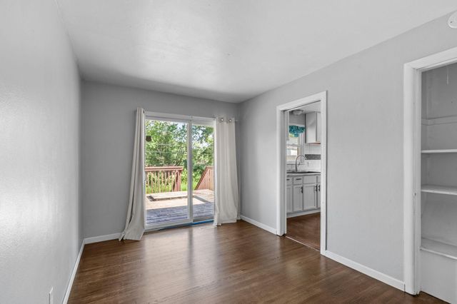 2168 Hawthorne Avenue E, Saint Paul, MN 55119