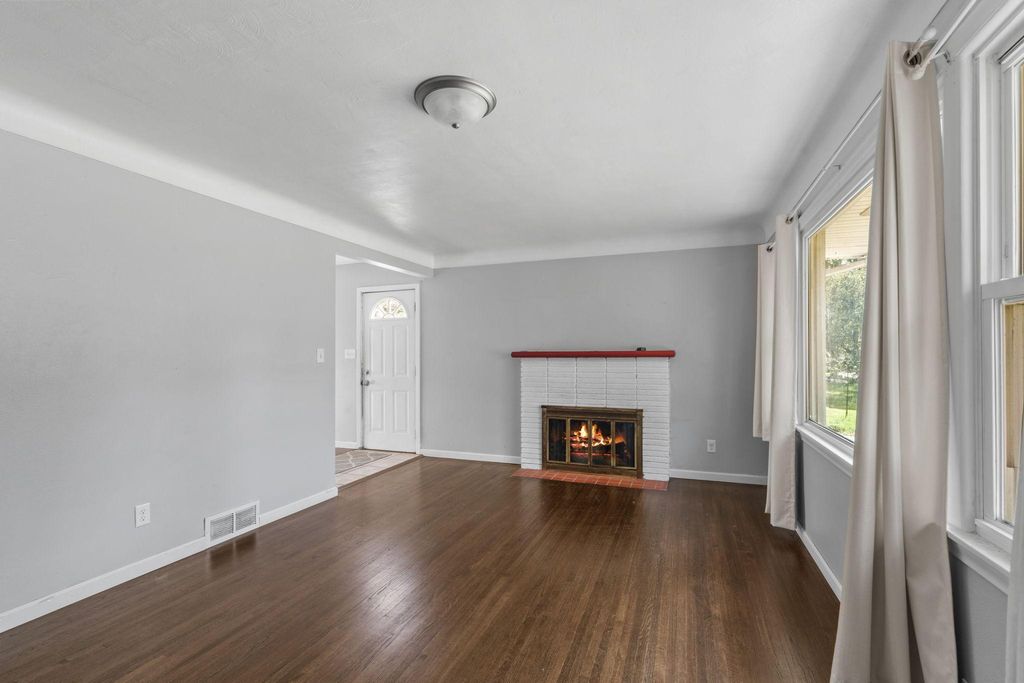 2168 Hawthorne Avenue E, Saint Paul, MN 55119 — photo 3