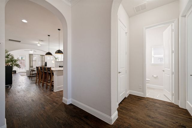 662 Thoroughbred Avenue, Frisco, TX 75036