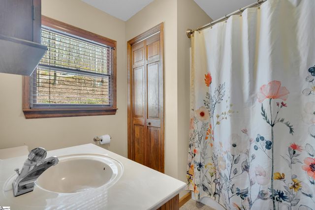 415 Kenwood Drive, Westminster, SC 29693