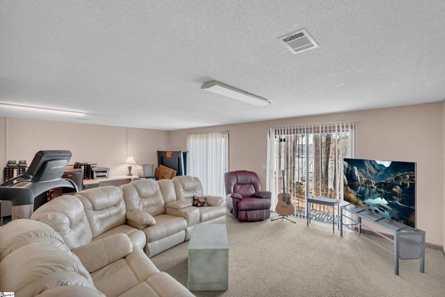 415 Kenwood Drive, Westminster, SC 29693
