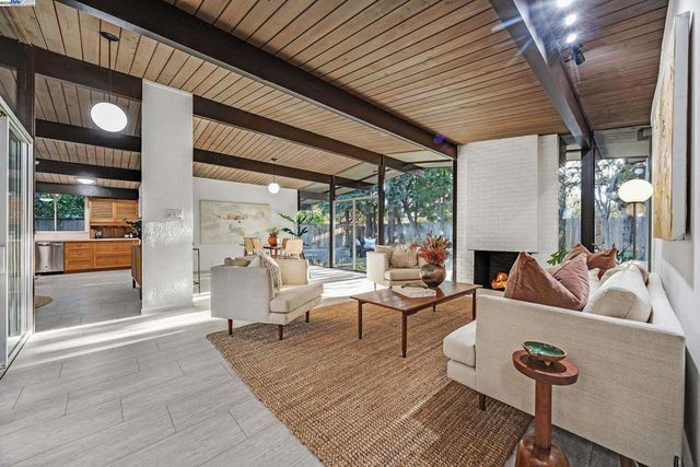 4004 Salem St, Concord, CA 94521