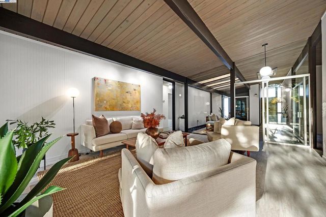 4004 Salem St, Concord, CA 94521