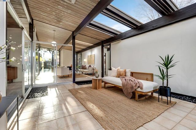 4004 Salem St, Concord, CA 94521