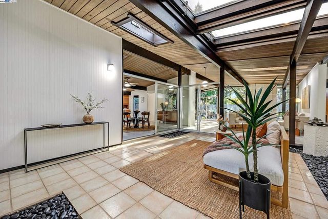 4004 Salem St, Concord, CA 94521