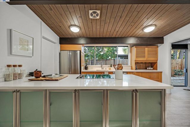 4004 Salem St, Concord, CA 94521