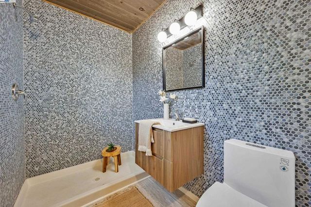 4004 Salem St, Concord, CA 94521