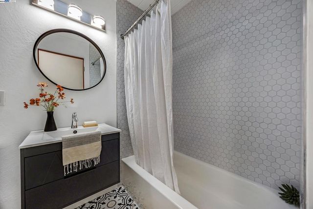 4004 Salem St, Concord, CA 94521