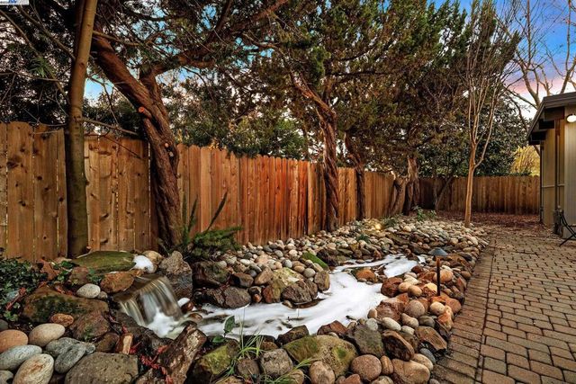 4004 Salem St, Concord, CA 94521