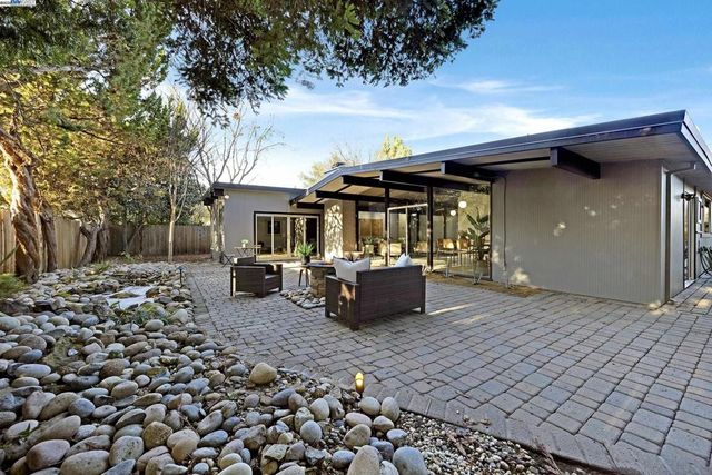 4004 Salem St, Concord, CA 94521