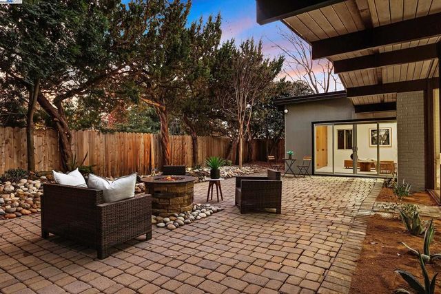 4004 Salem St, Concord, CA 94521