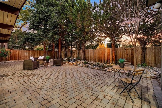 4004 Salem St, Concord, CA 94521